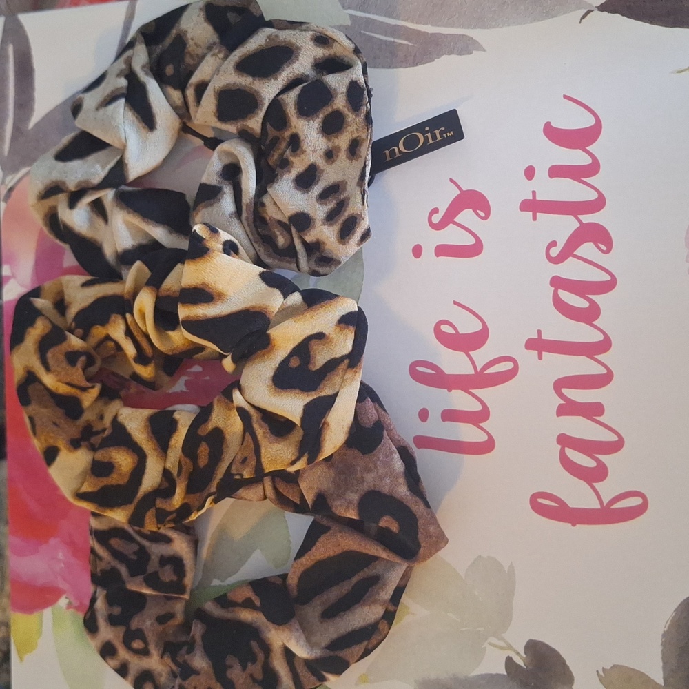 One free scrunchie with purchase!!